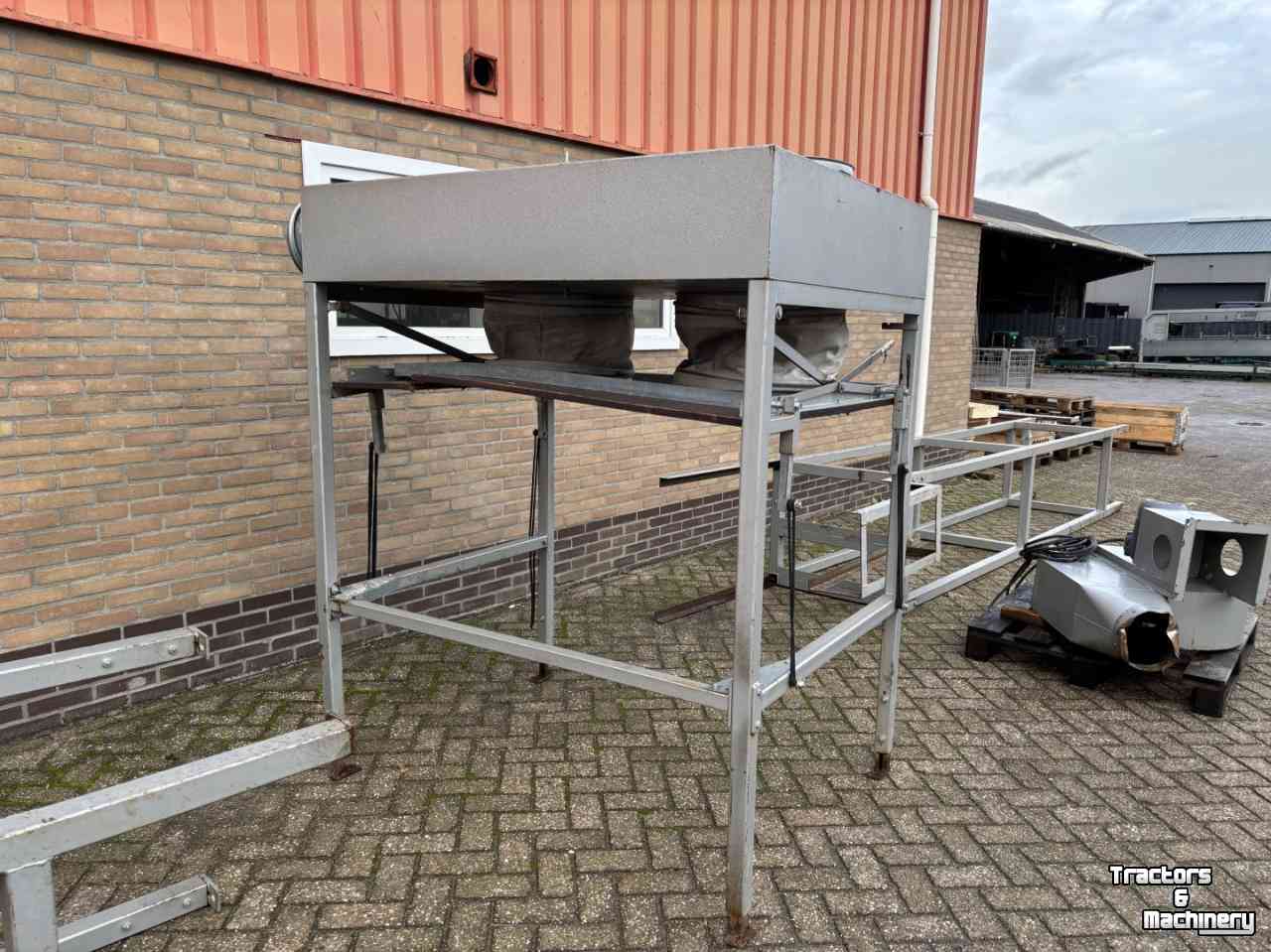 Overige inschuurmachines en toebehoren  Tibo Blokker, 104 4000RD 180, stof, afzuiging