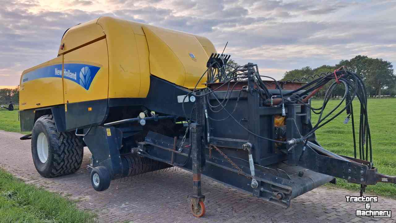 Persen / Balenpers / Pakkenpers New Holland BB 9060