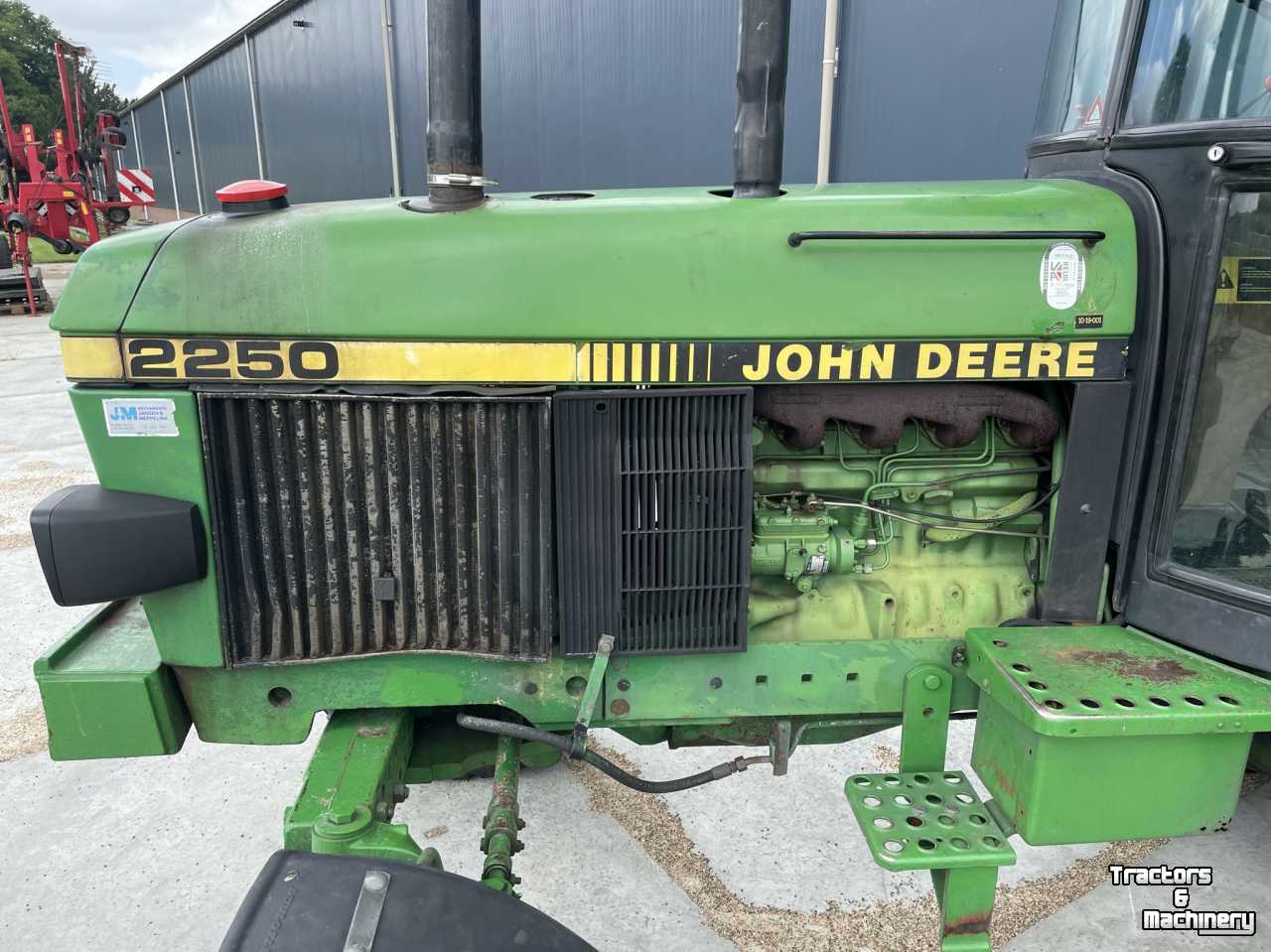 Traktoren John Deere 2250 SG2