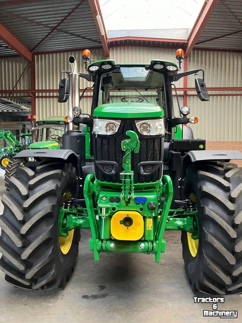 Tractor / Trekker John Deere 6M 220