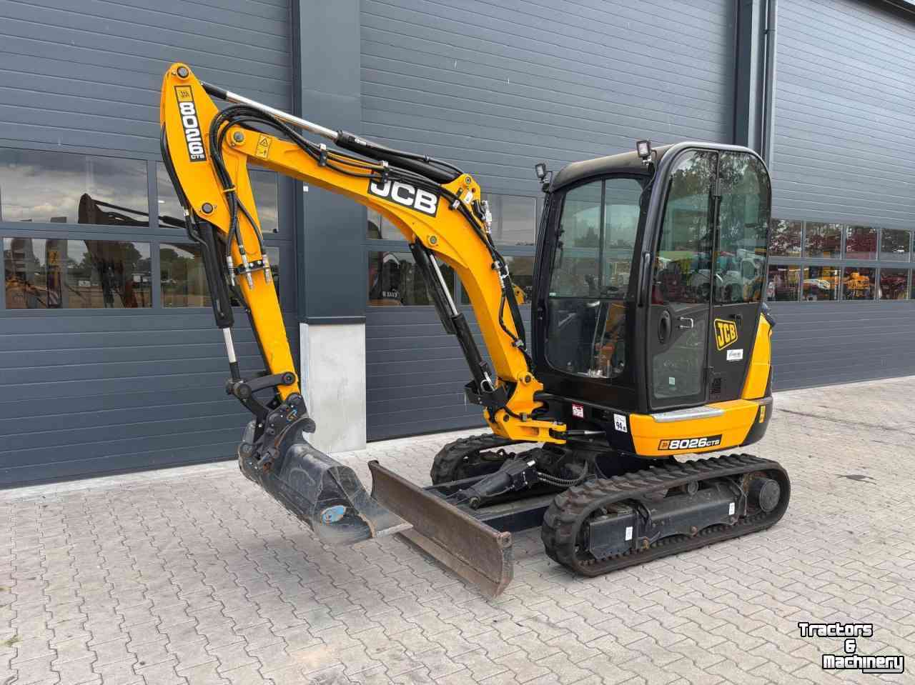 Mini-graver / Mini-graafmachine JCB 8026 CTS