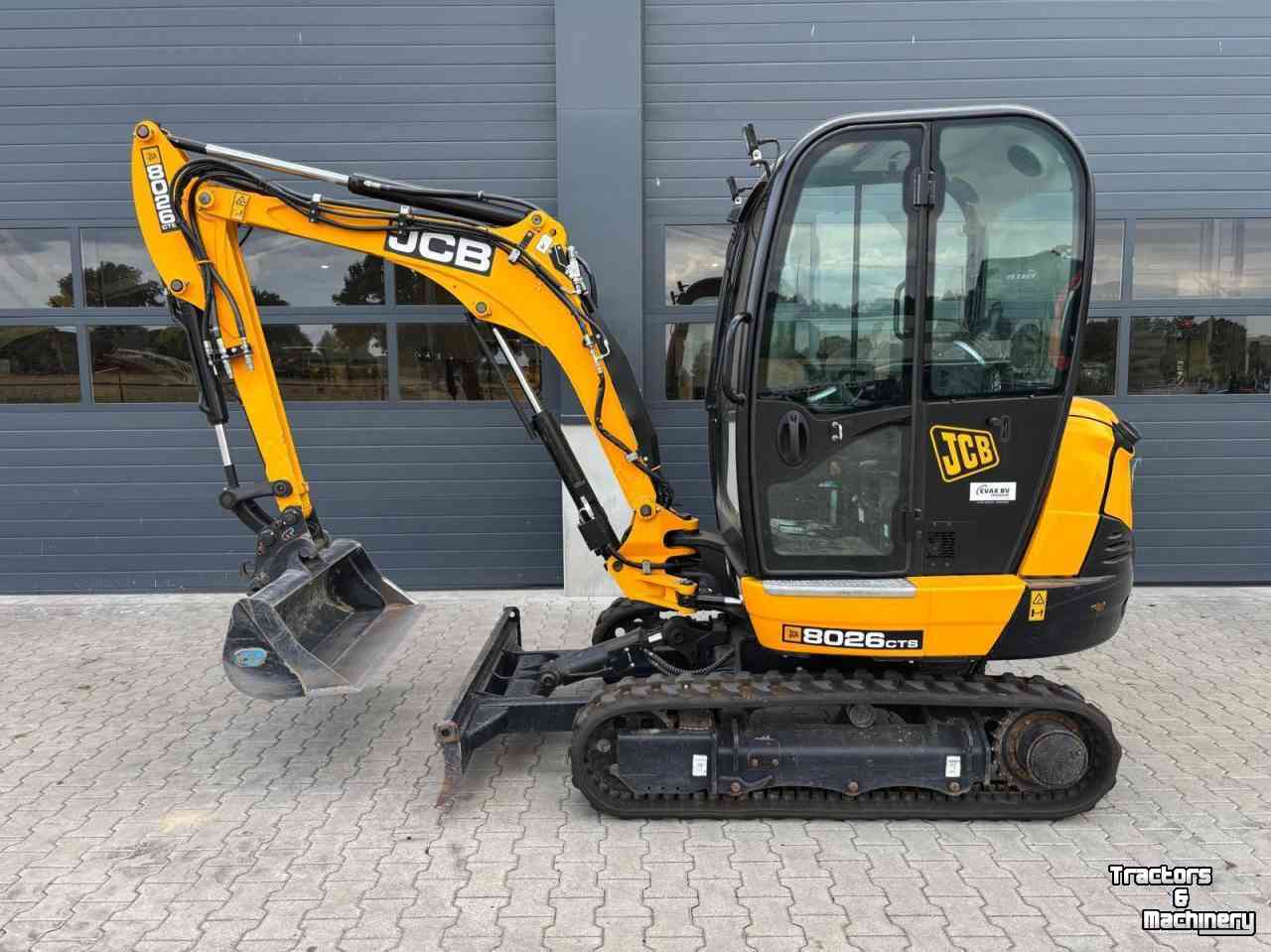 Mini-graver / Mini-graafmachine JCB 8026 CTS