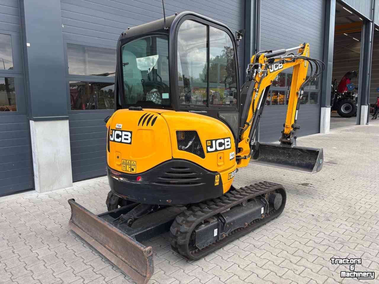 Mini-graver / Mini-graafmachine JCB 8026 CTS