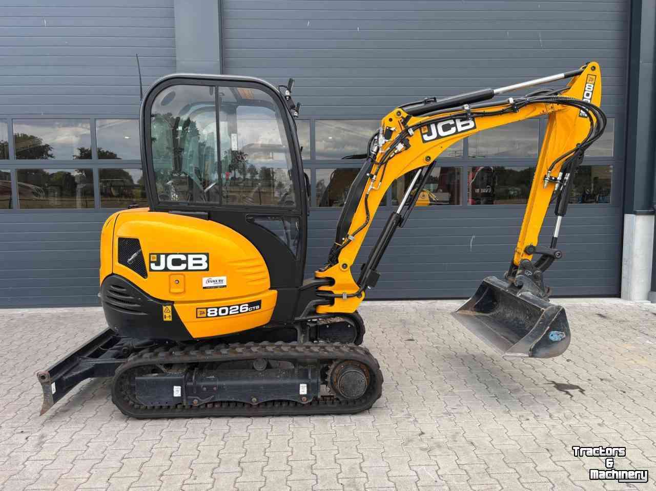 Mini-graver / Mini-graafmachine JCB 8026 CTS
