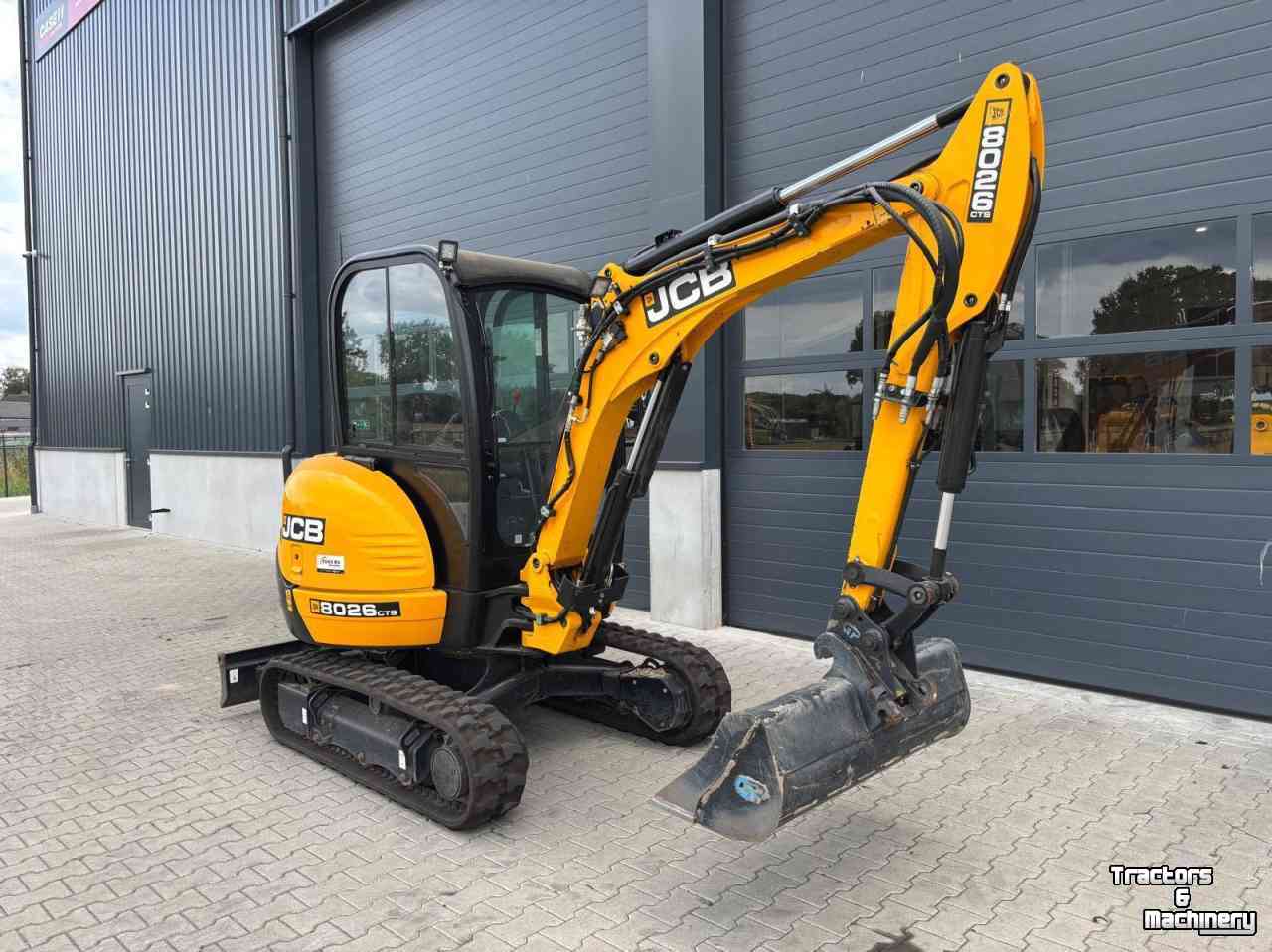 Mini-graver / Mini-graafmachine JCB 8026 CTS