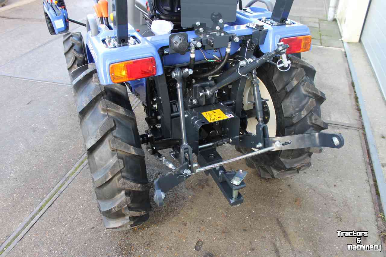 Compact tractor Iseki TM3267E Economisch actiemodel compacttrekker handgeschakelde minitractor