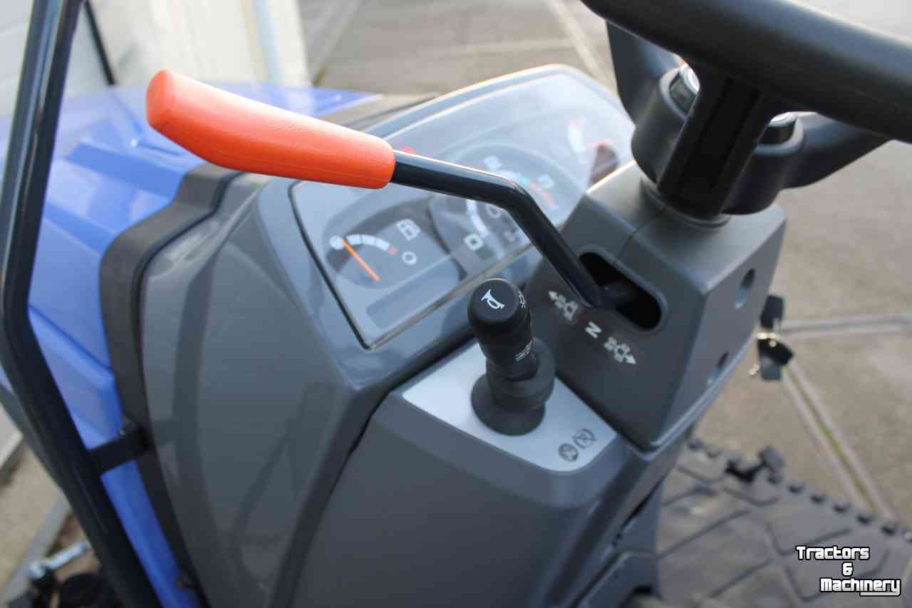 Compact tractor Iseki TM3267E Economisch actiemodel compacttrekker handgeschakelde minitractor