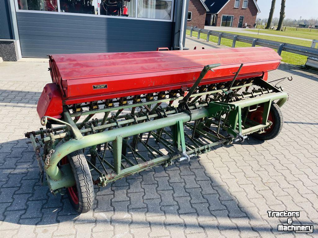 Zaaibed-combinatie / Zaaibedbereider Nodet nokkenrad zaaimachine