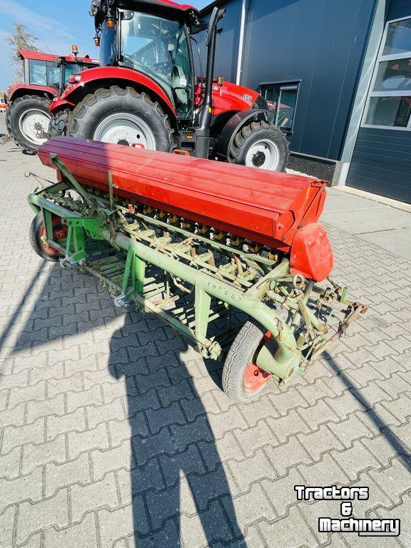 Zaaibed-combinatie / Zaaibedbereider Nodet nokkenrad zaaimachine