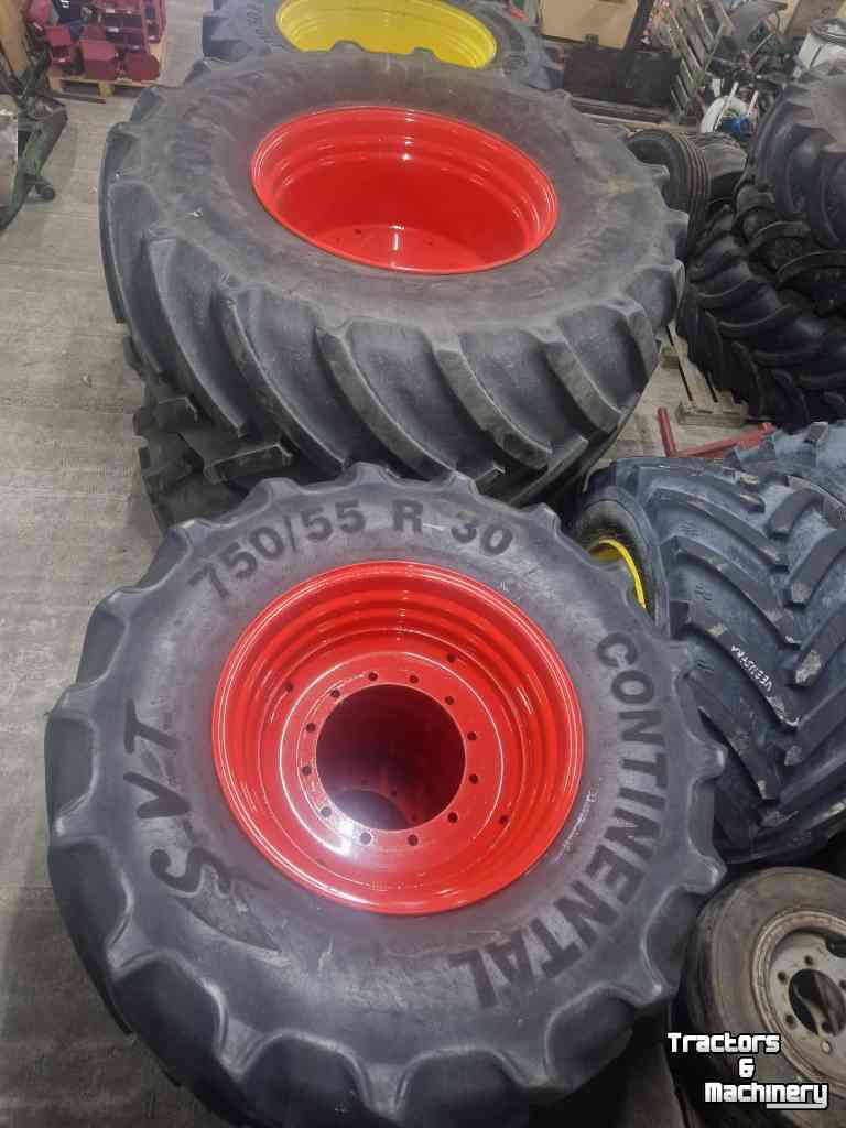 Wielen, Banden, Velgen & Afstandsringen Continental 900/60R38 & 750/55R30 SFT op Fendt velg !