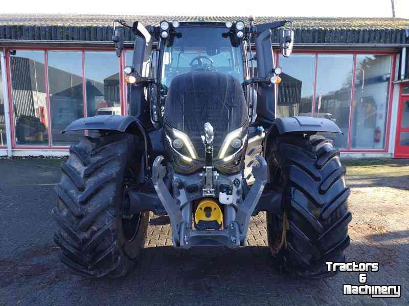 Tractor / Trekker Valtra T215 Versu
