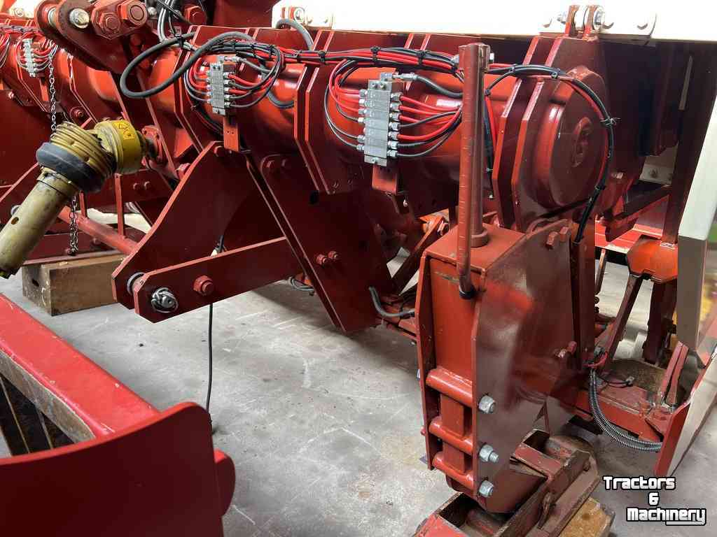Spitmachine Gramegna 45 320 met smeersysteem en hydraulische hef