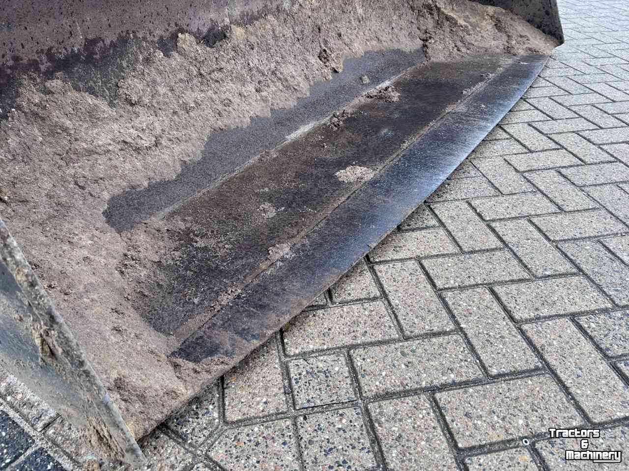 Laadbak / Grondbak Hekamp verreikerbak grondbak New Holland 250 CM