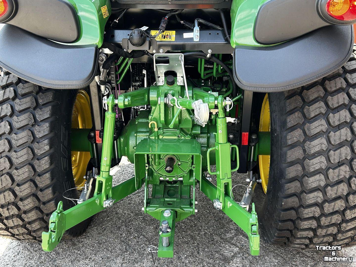 Smalspoor tractor John Deere 4066R