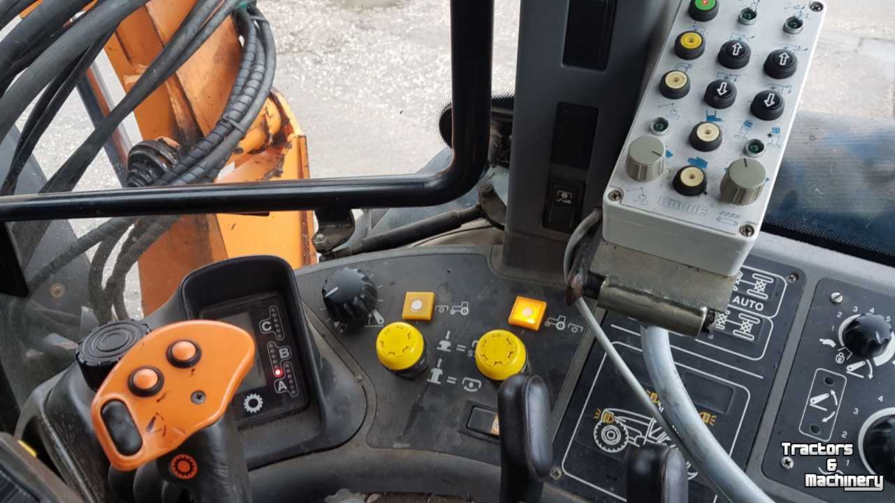 Traktoren New Holland GODDE MULAG