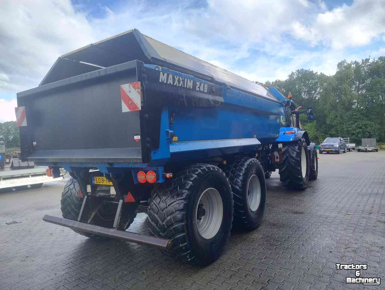 Gronddumper / Zandkipper / Grondverzetkipwagen / Dumper Beco Maxxim 240xl