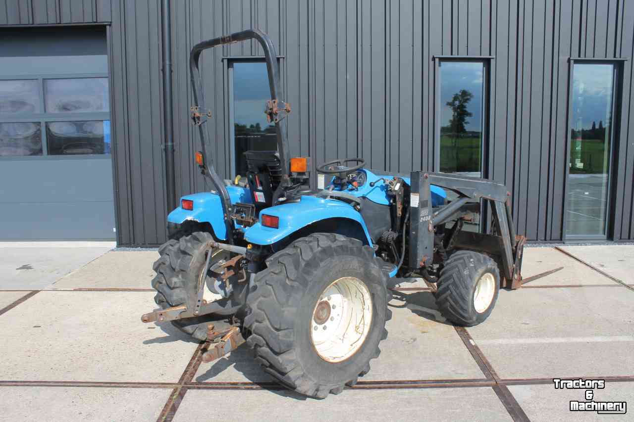 Compact tractor New Holland TC25D (Shibaura ST324H) hydrostaat minitrekker tractor met voorlader frontlader