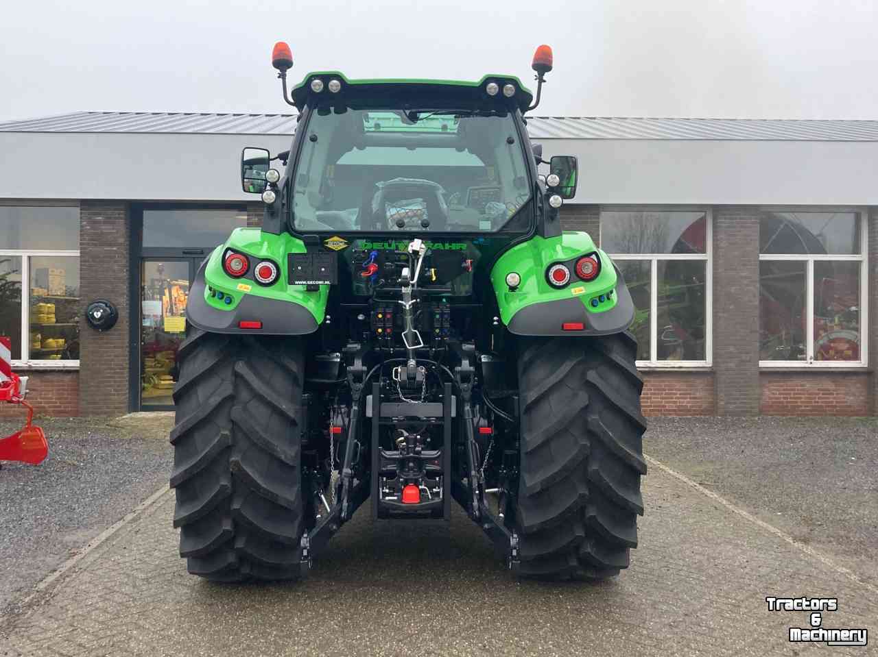 Traktoren Deutz-Fahr Agrotron 6165.4 TTV 900 uur