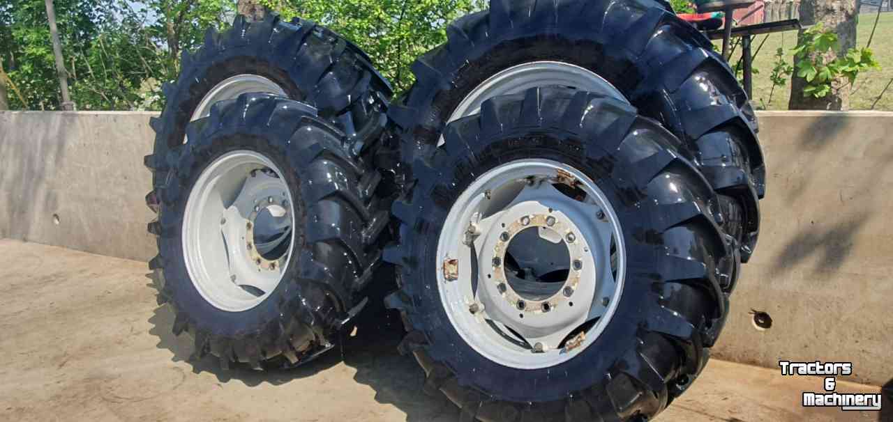 Wielen, Banden, Velgen & Afstandsringen Michelin 18.4 R38 en 14.9 R28