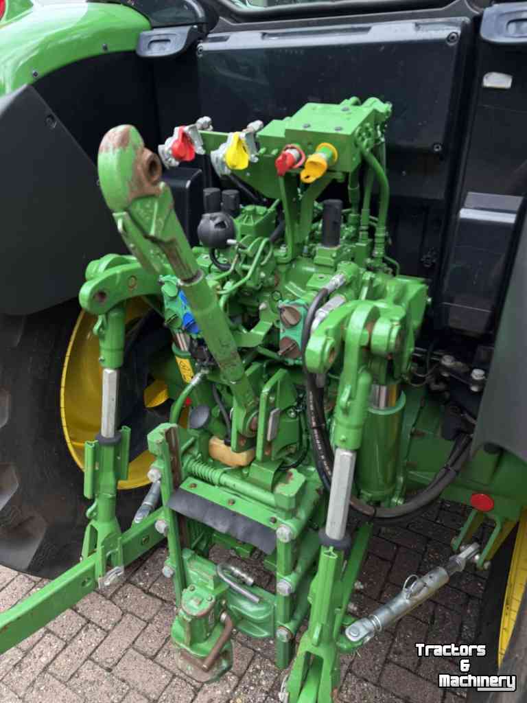 Tractor / Trekker John Deere John Deere 6130M | 2022 | 2380 uur | 623R voorlader