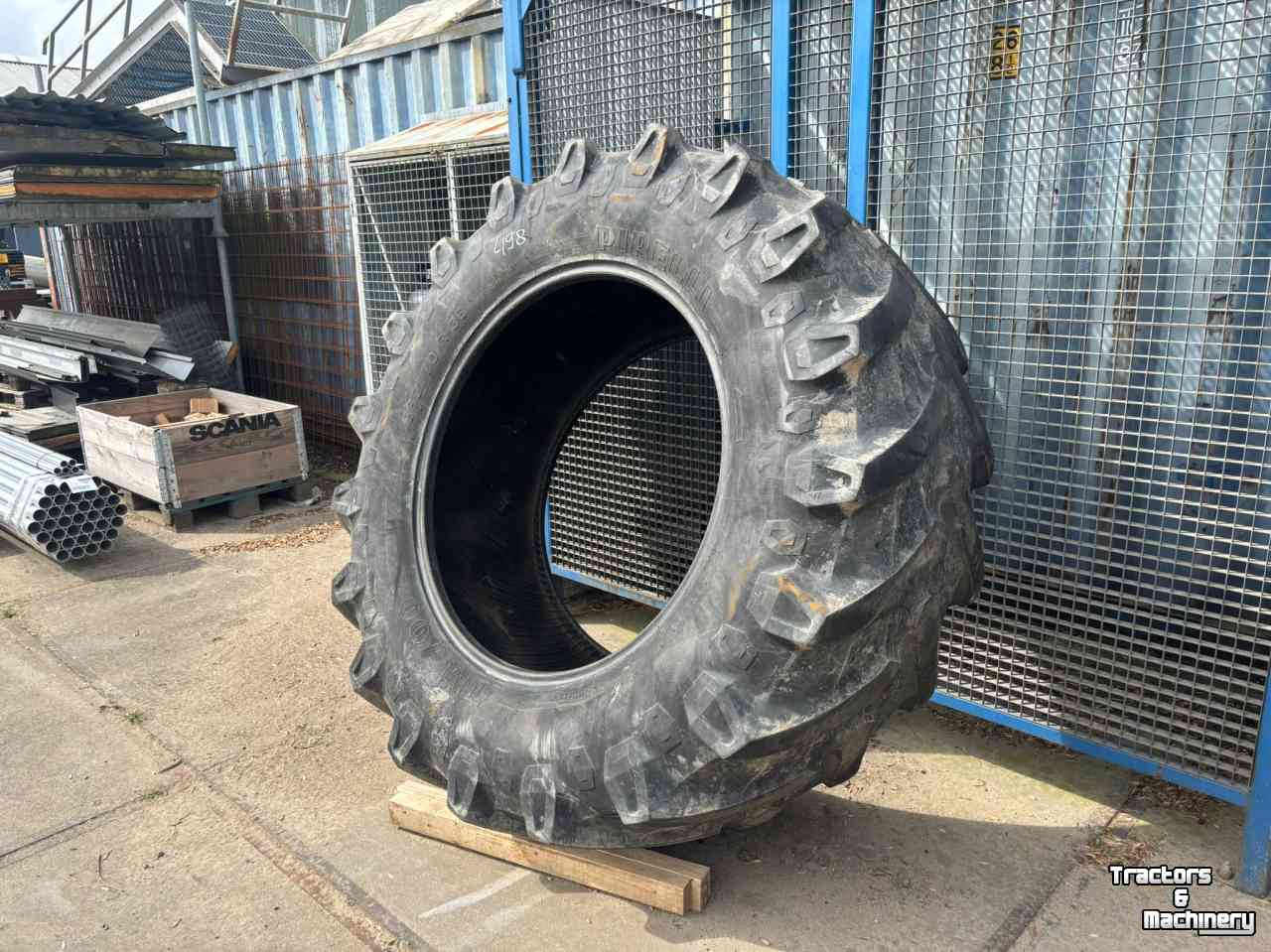 Wielen, Banden, Velgen & Afstandsringen Pirelli 580/70xR38  5807038  TM700 Pirelli