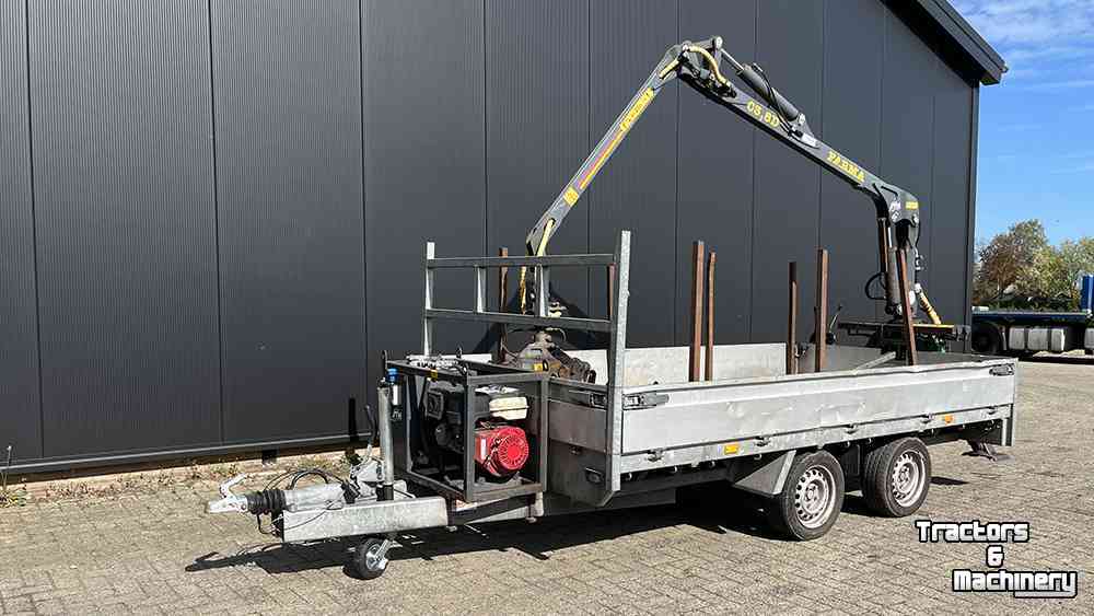 Auto-aanhangwagen t/m 3500 Kg  Aanhangwagen met bosbouwkraan