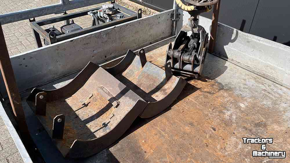 Auto-aanhangwagen t/m 3500 Kg  Aanhangwagen met bosbouwkraan