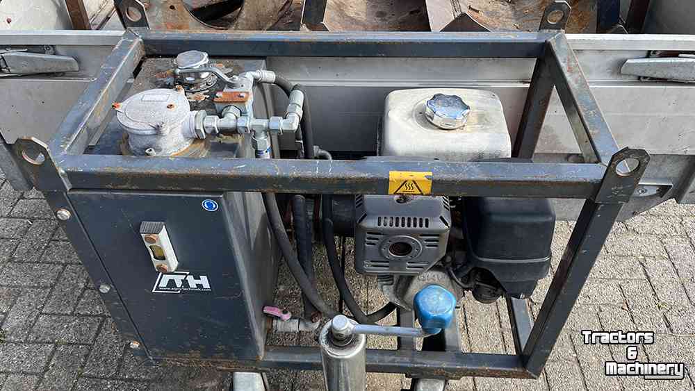 Auto-aanhangwagen t/m 3500 Kg  Aanhangwagen met bosbouwkraan