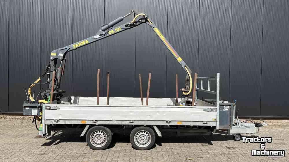 Auto-aanhangwagen t/m 3500 Kg  Aanhangwagen met bosbouwkraan