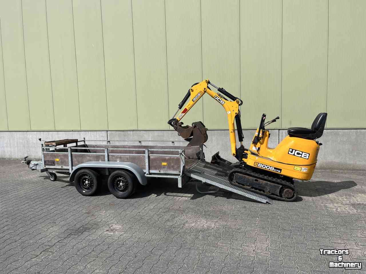 Mini-graver / Mini-graafmachine JCB Micrograafmachine JCB 8008 CTS met machinetransporter