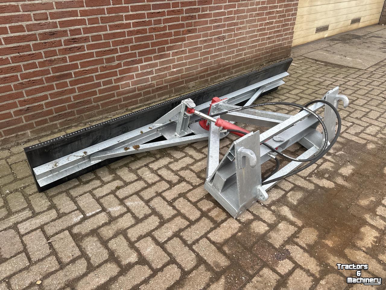 Overige reiniging- en veegmachines en toebehoren AGM Rubberschuif hydraulisch verstelbare