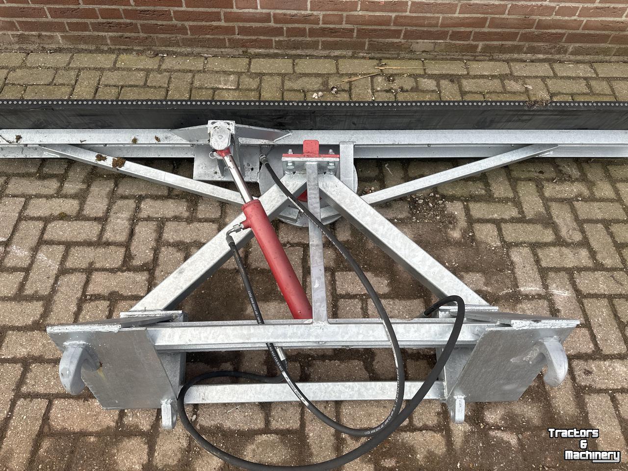 Overige reiniging- en veegmachines en toebehoren AGM Rubberschuif hydraulisch verstelbare