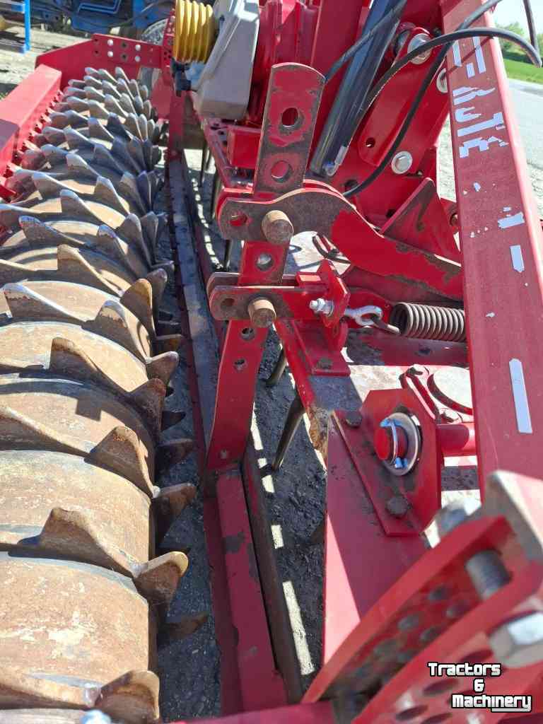 Rotorkopeg Tulip 300-35 met pakkerwals en hydr. hef.