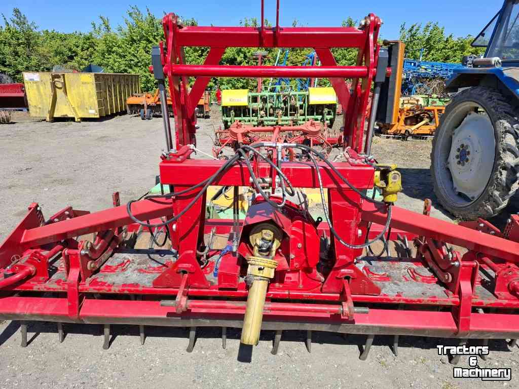 Rotorkopeg Tulip 300-35 met pakkerwals en hydr. hef.