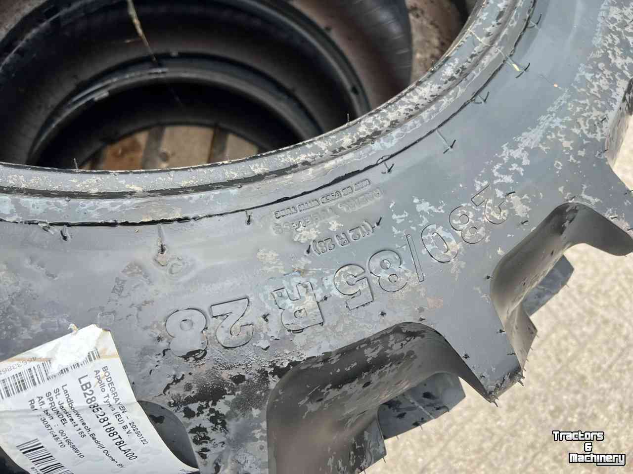 Wielen, Banden, Velgen & Afstandsringen Vredestein 280/85R28 nieuw uit voorraad leverbaar