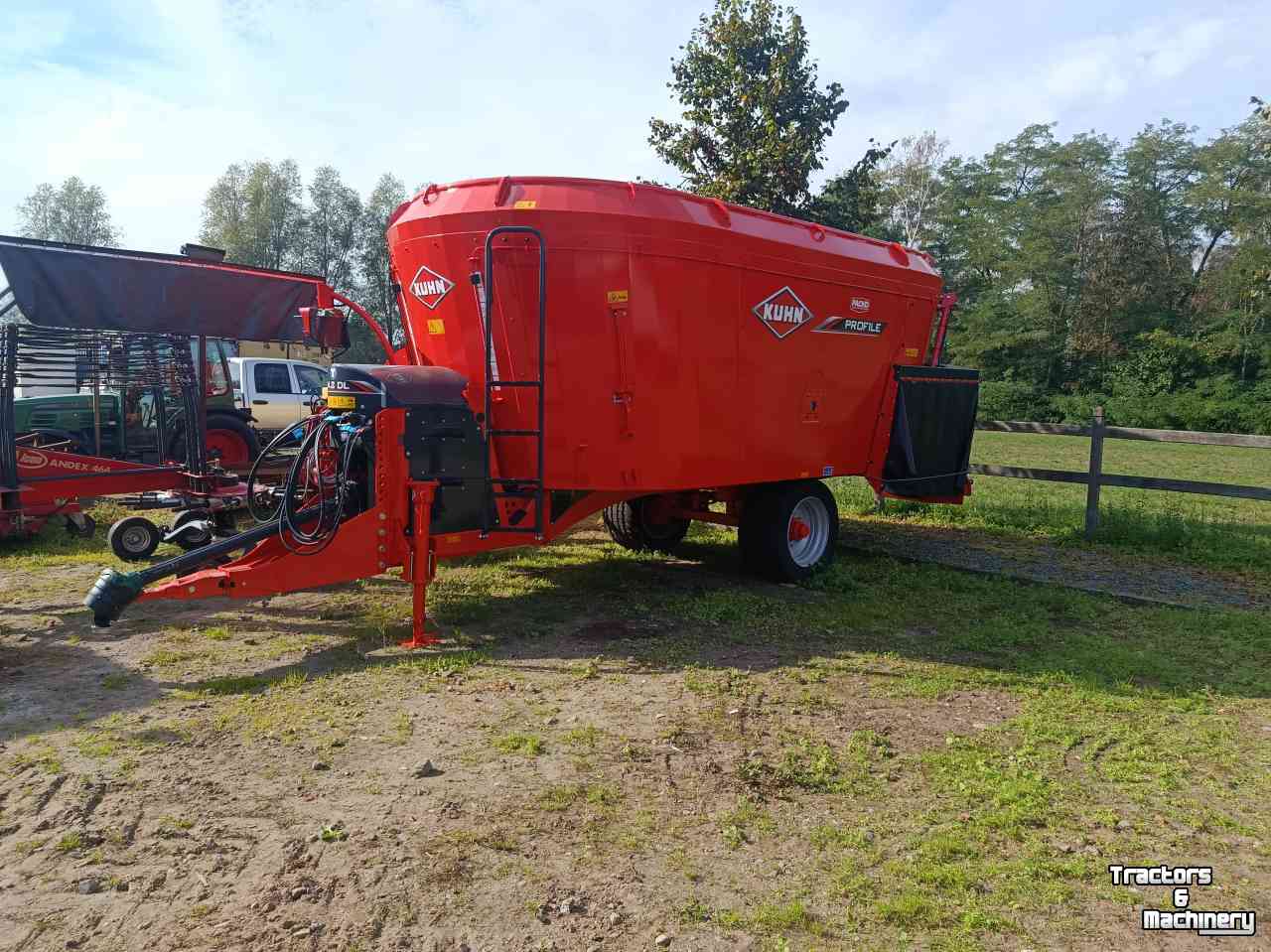 Voermengwagen Kuhn Profile 24.2 DL