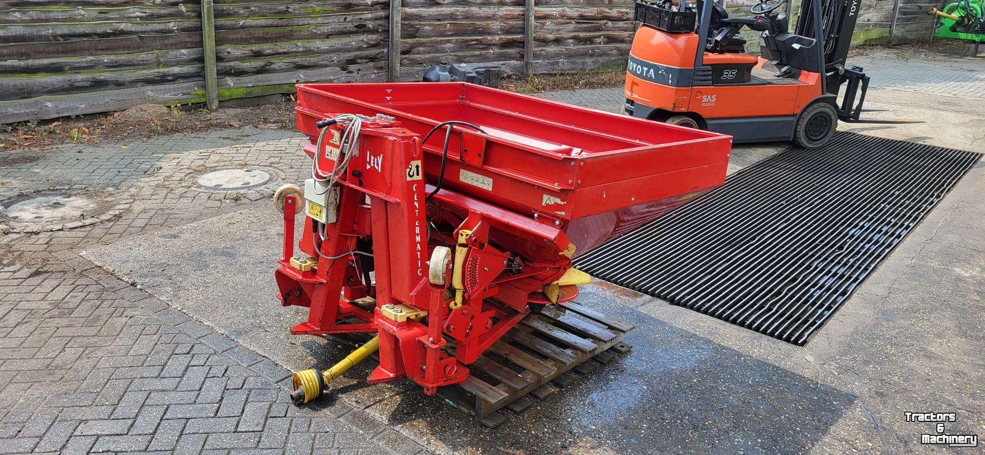 Kunstmeststrooier Lely SE Centermatic met centronic strooicomputer