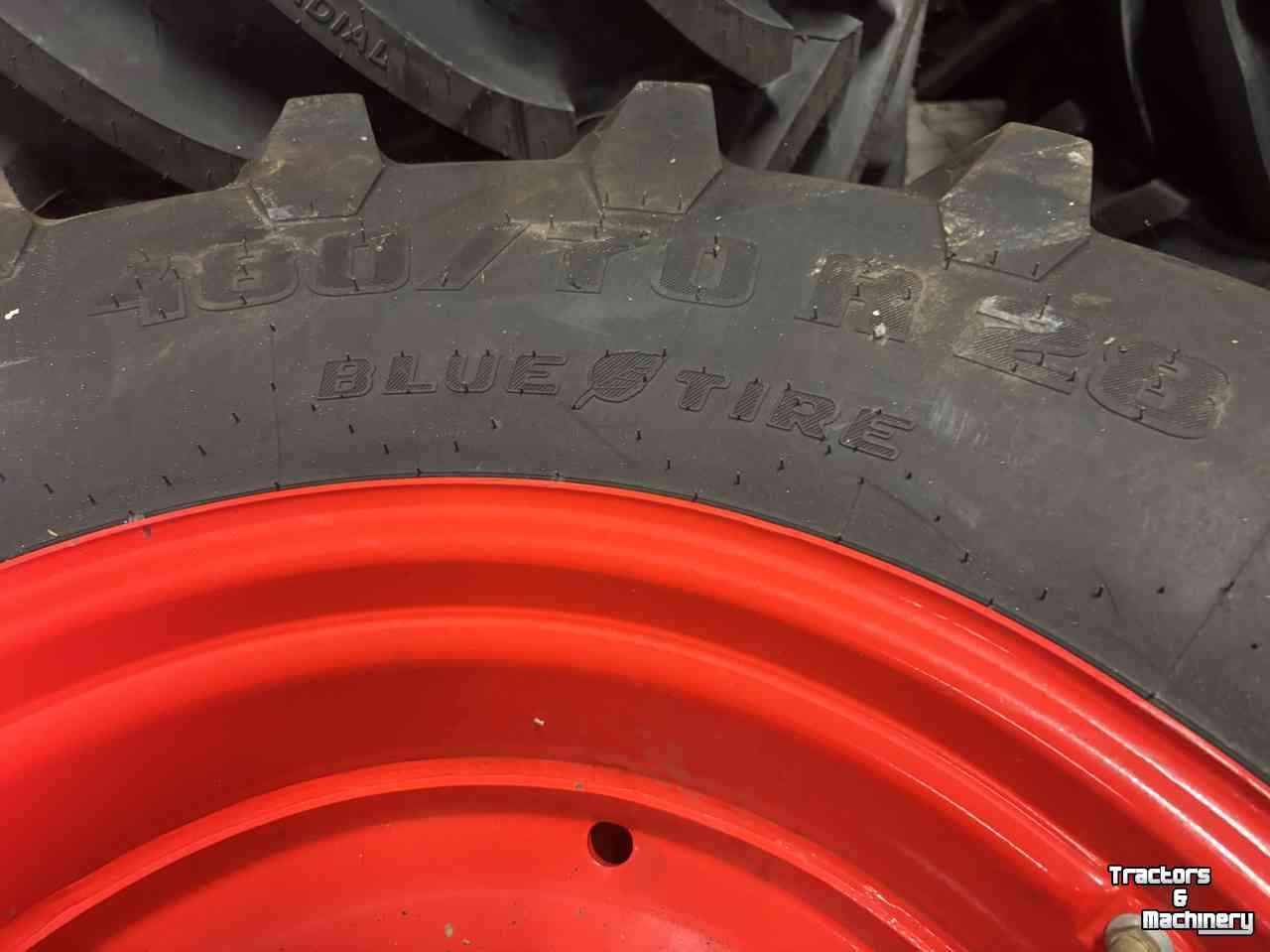 Wielen, Banden, Velgen & Afstandsringen Trelleborg 480/70R28 op Fendt voorvelgen 15x28 10-gaats