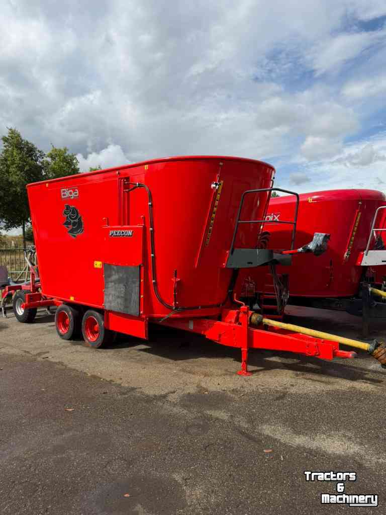 Voermengwagen Vertikaal Peecon 30-245s