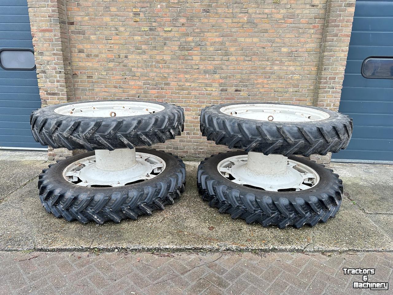 Wielen, Banden, Velgen & Afstandsringen BKT 300/95R46 EN 320/90R46