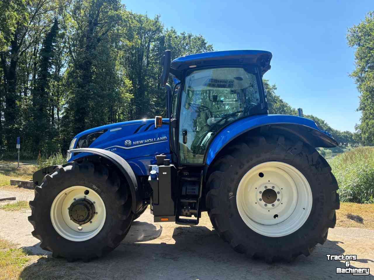 Tractor / Trekker New Holland T6 145 DC