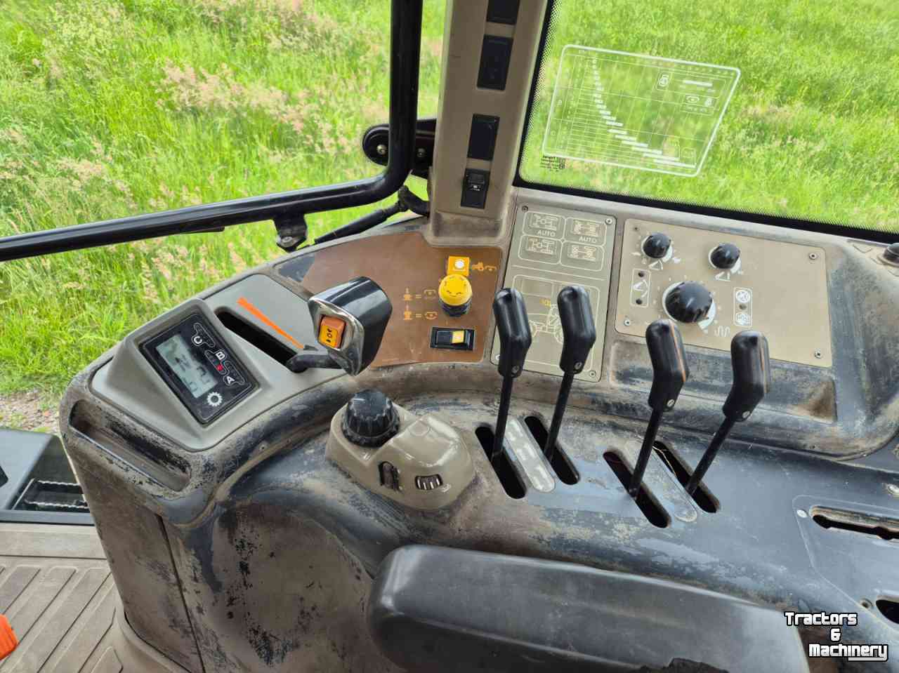 Tractor / Trekker Case-IH MXM 140