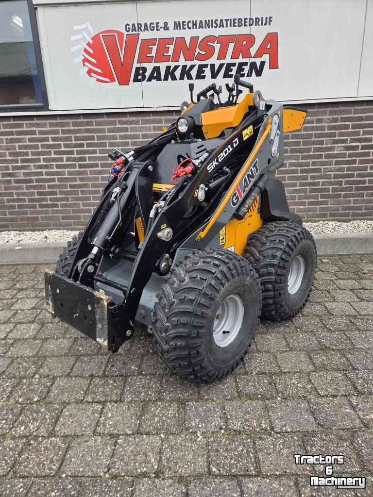 Shovel / Wiellader / Kniklader Giant SK201D