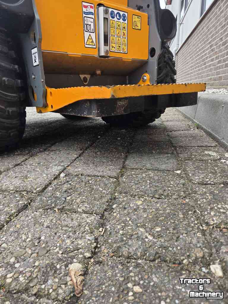 Shovel / Wiellader / Kniklader Giant SK201D