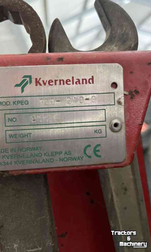 Ploegen Kverneland EG 100-240-9 Wentelploeg