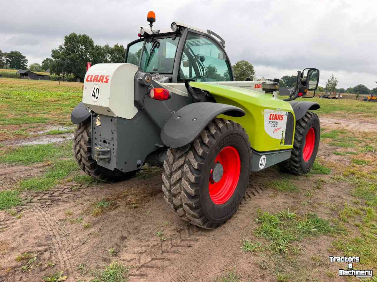 Verreiker Claas Scorpion 7030