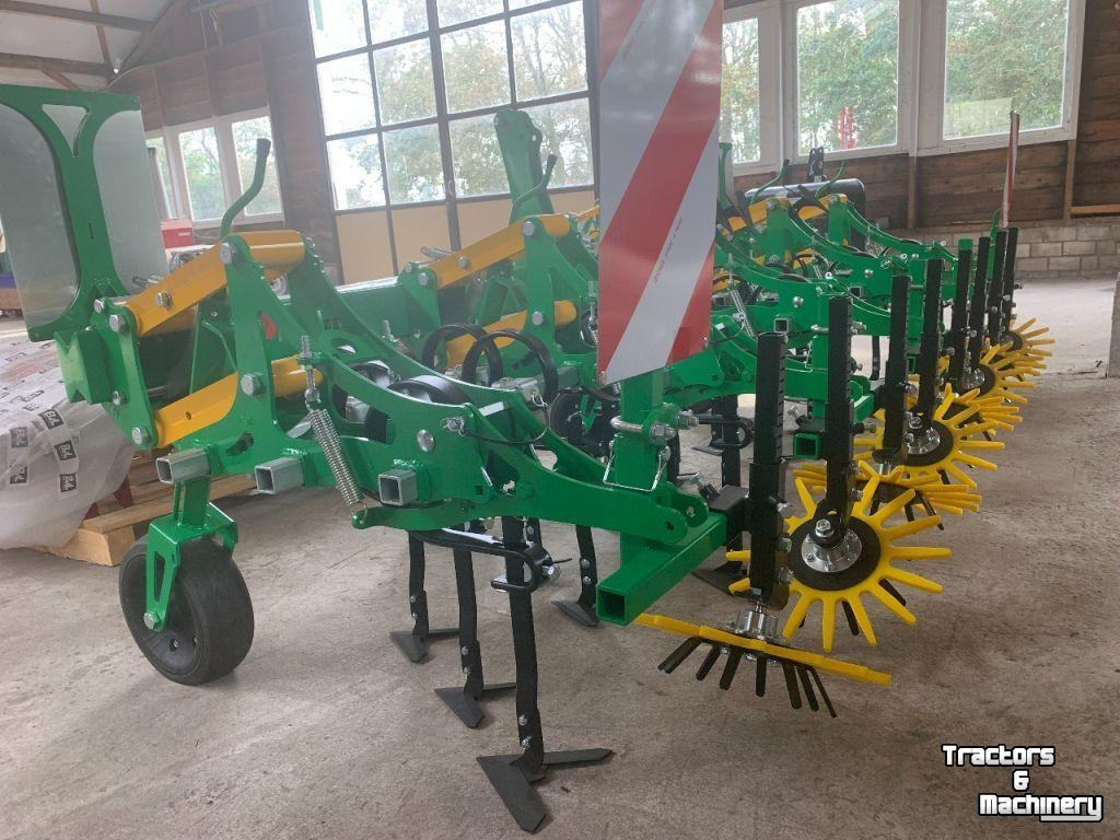 Cultivator  Maintech Schoffelbalk met compleet paralellogram en toebehoren vingerweeder - weeder - greencam - korstenbreker -