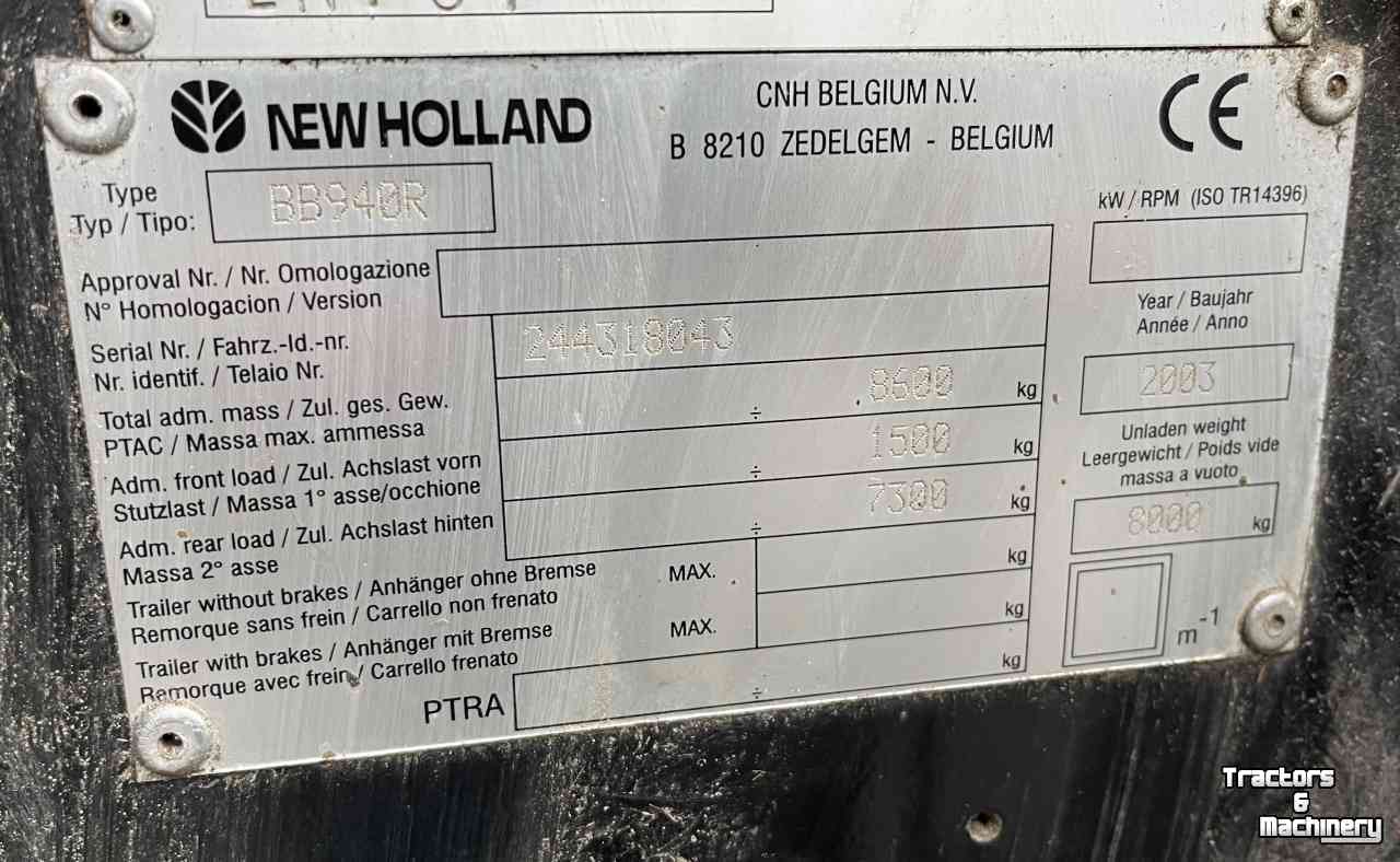 Persen New Holland BB940R Grootpakpers weidebouwmachines