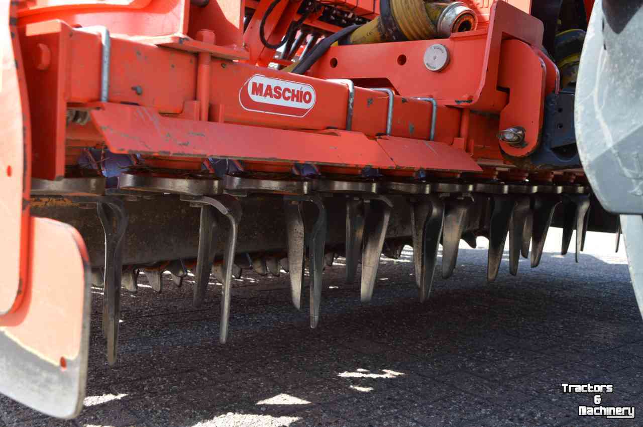 Zaaimachine Maschio DM 3000 Combi + Dana 300 29 met breedzaaikouter