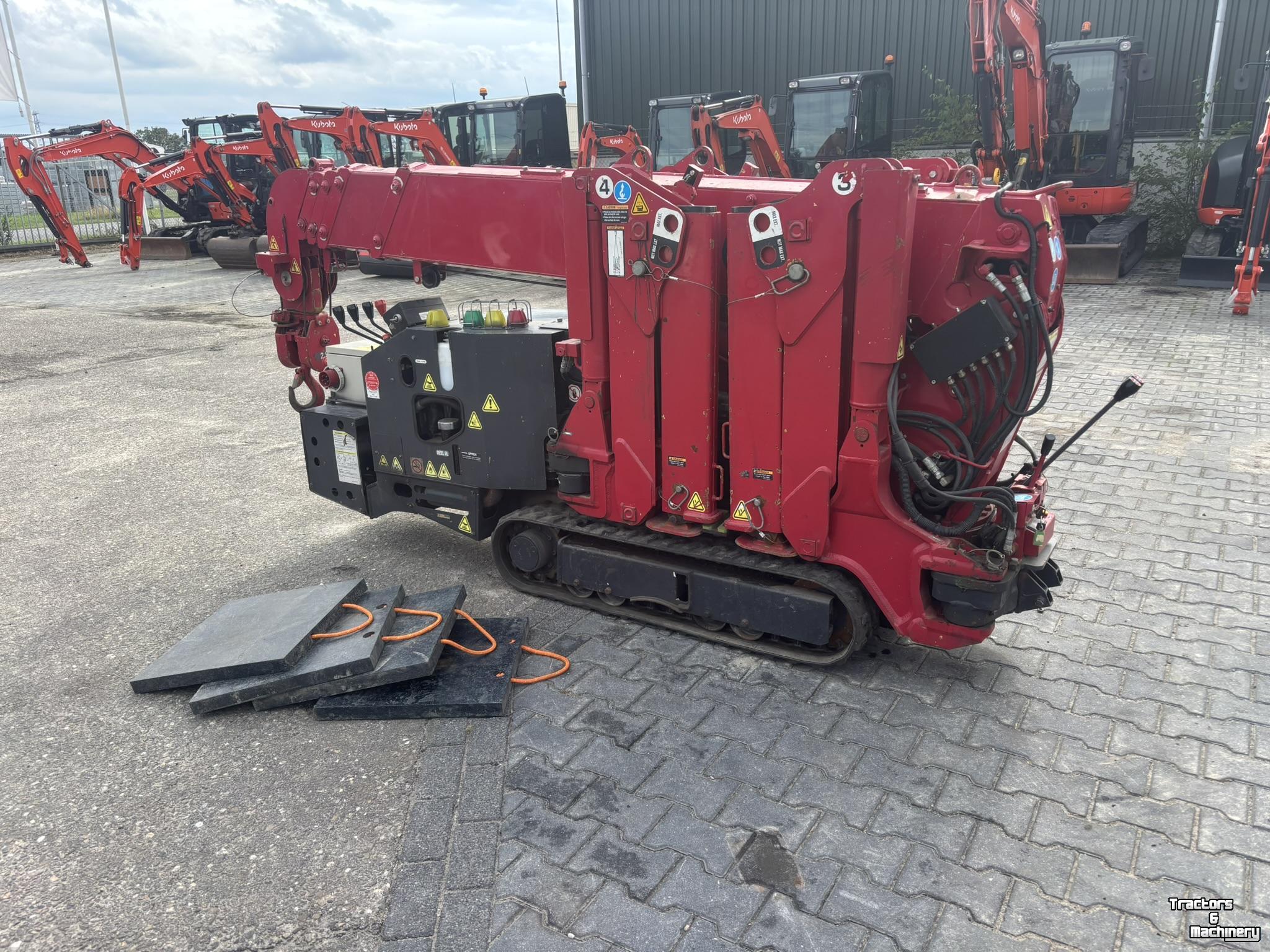 Graafmachine  UNIC URW295 CDMER